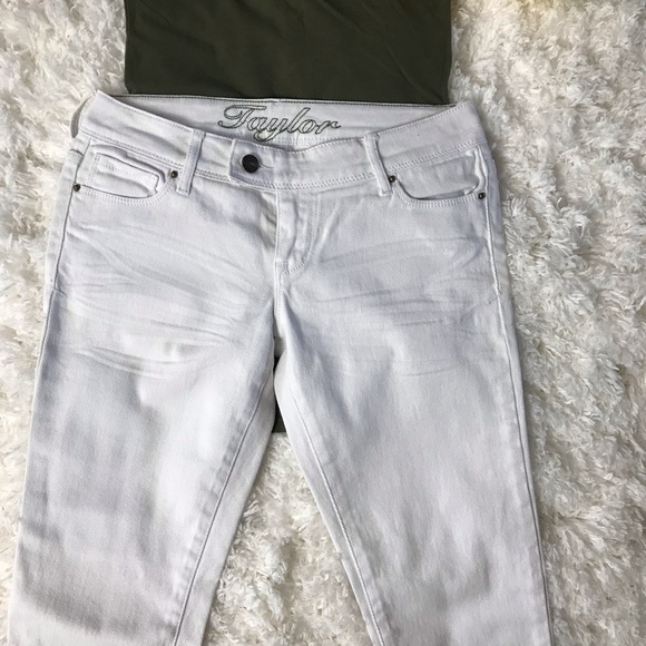 Junior’s White Delia’s Taylor Capri Pants Size 3/4 - Picture 3 of 8